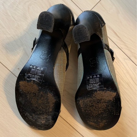 Plaid Heels with Black Tips - Picture 5 of 10